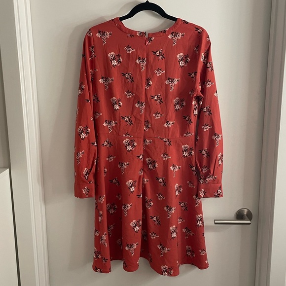 Loft Floral long sleeve dress, size 6 - Picture 4 of 6